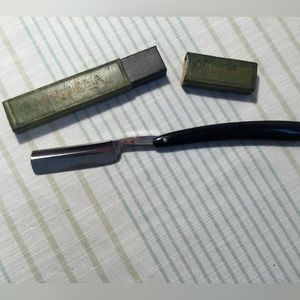 Antique Clauss Shear Works straight edge razor and case